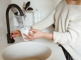 香港人唔會飲水喉水 點解英國人會照飲? 香港人唔會飲水喉水 點解英國人會照飲?